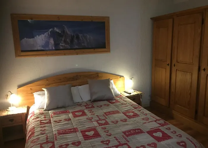 Panoramic & Private Sauna Chamonix